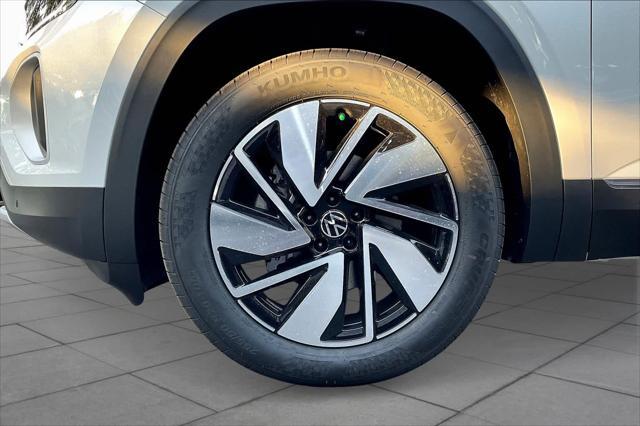 new 2025 Volkswagen Atlas car, priced at $48,689