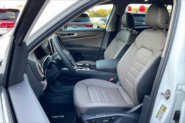 new 2025 Volkswagen Atlas car, priced at $48,689