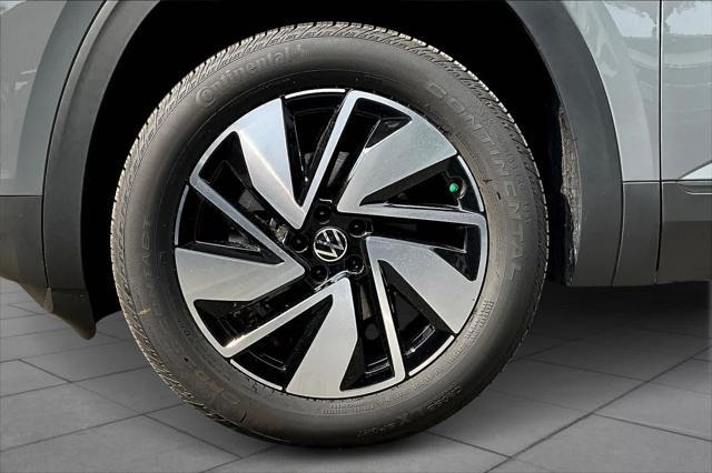 new 2025 Volkswagen Atlas car, priced at $44,992