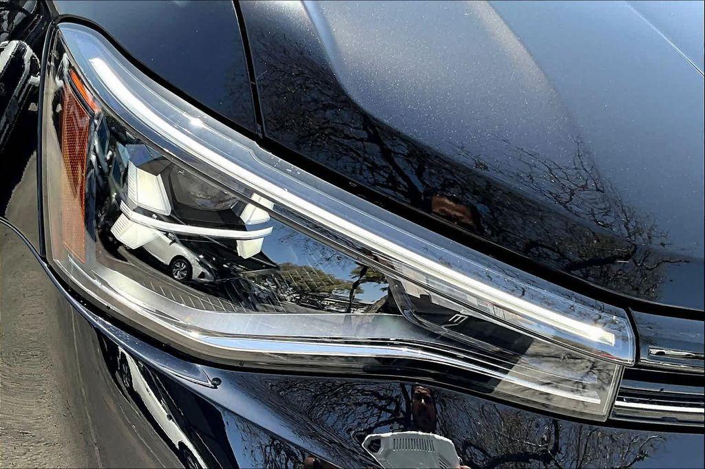 new 2025 Volkswagen Taos car, priced at $29,686