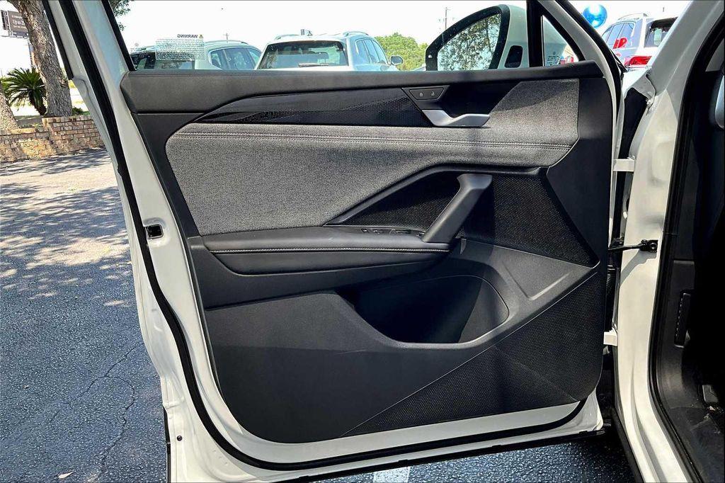 new 2025 Volkswagen Tiguan car, priced at $31,275