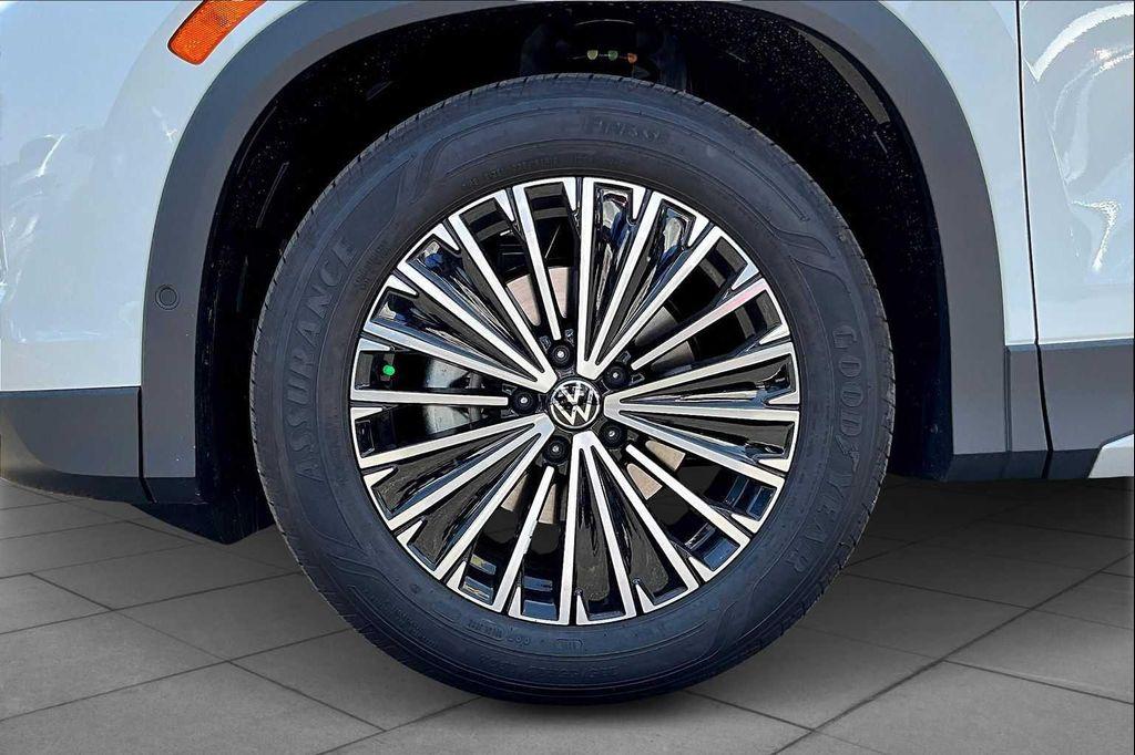 new 2025 Volkswagen Tiguan car, priced at $31,275