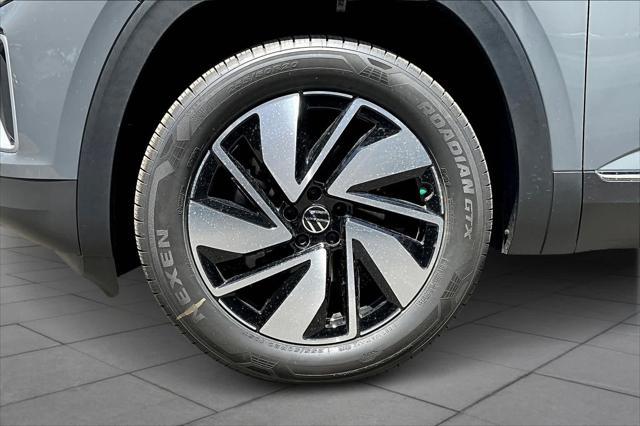 new 2025 Volkswagen Atlas car, priced at $50,223