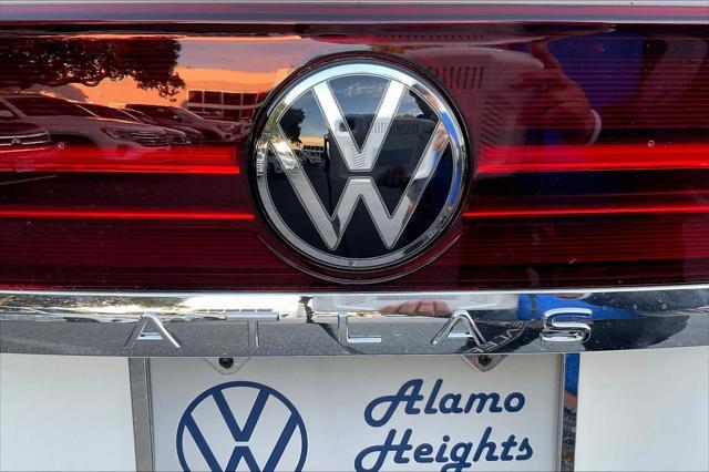 new 2025 Volkswagen Atlas car, priced at $50,222