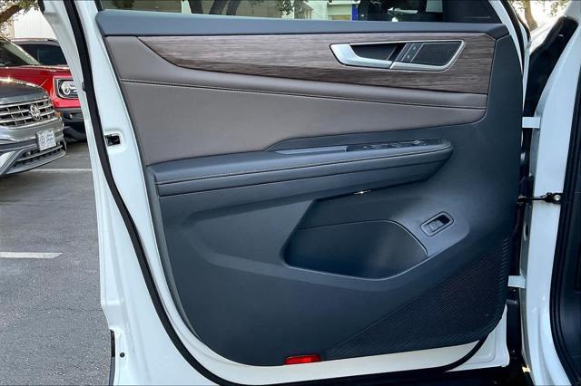 new 2025 Volkswagen Atlas car, priced at $50,222