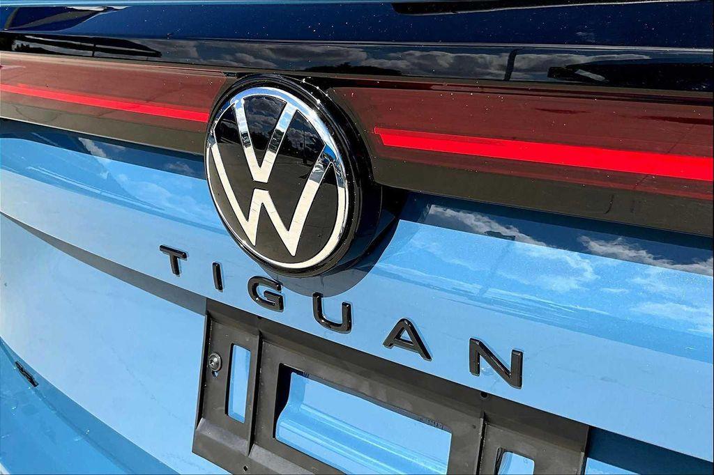 new 2025 Volkswagen Tiguan car, priced at $39,369