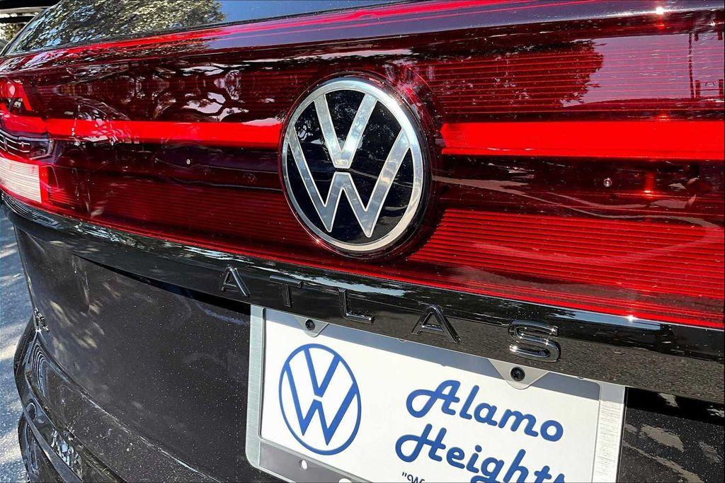 new 2026 Volkswagen Atlas Cross Sport car, priced at $53,128