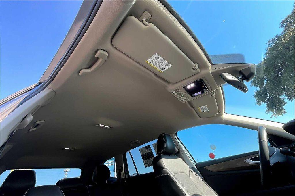 used 2024 Volkswagen Atlas car, priced at $31,761