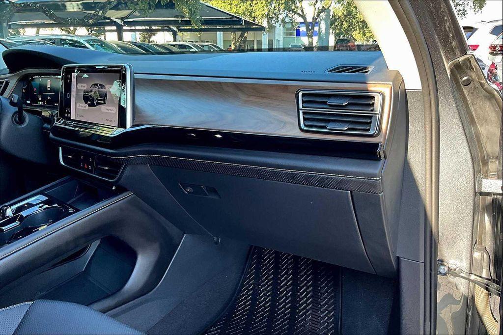 used 2024 Volkswagen Atlas car, priced at $31,761