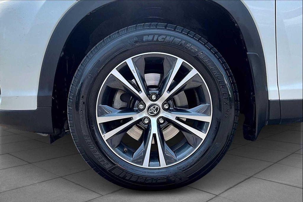 used 2019 Toyota Highlander car, priced at $21,355