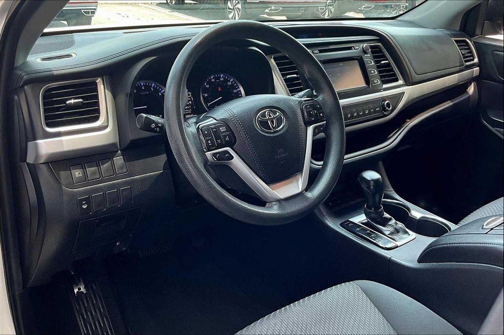 used 2019 Toyota Highlander car, priced at $21,355
