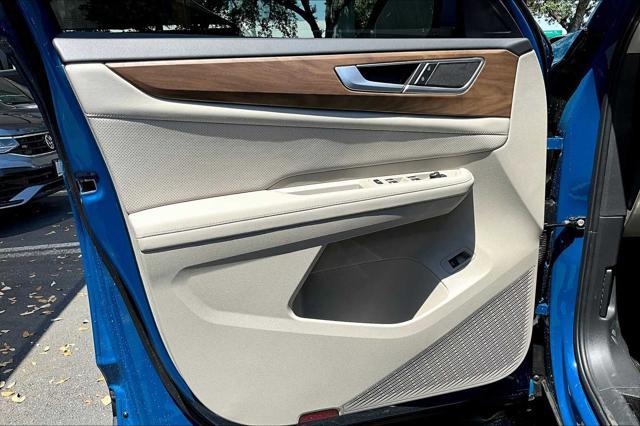 new 2025 Volkswagen Atlas car, priced at $45,687