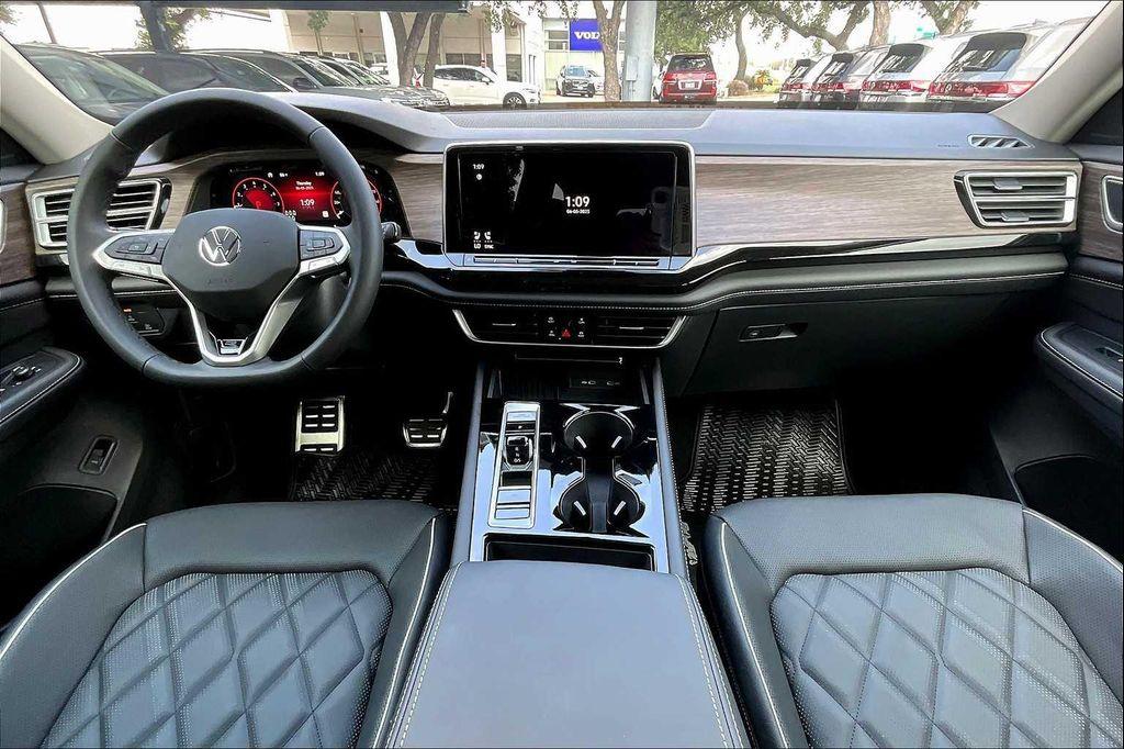 new 2025 Volkswagen Atlas car, priced at $53,911