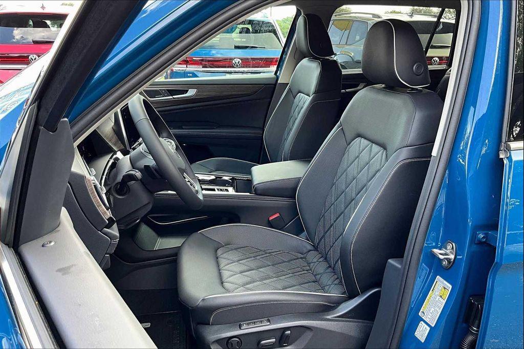 new 2025 Volkswagen Atlas car, priced at $53,911
