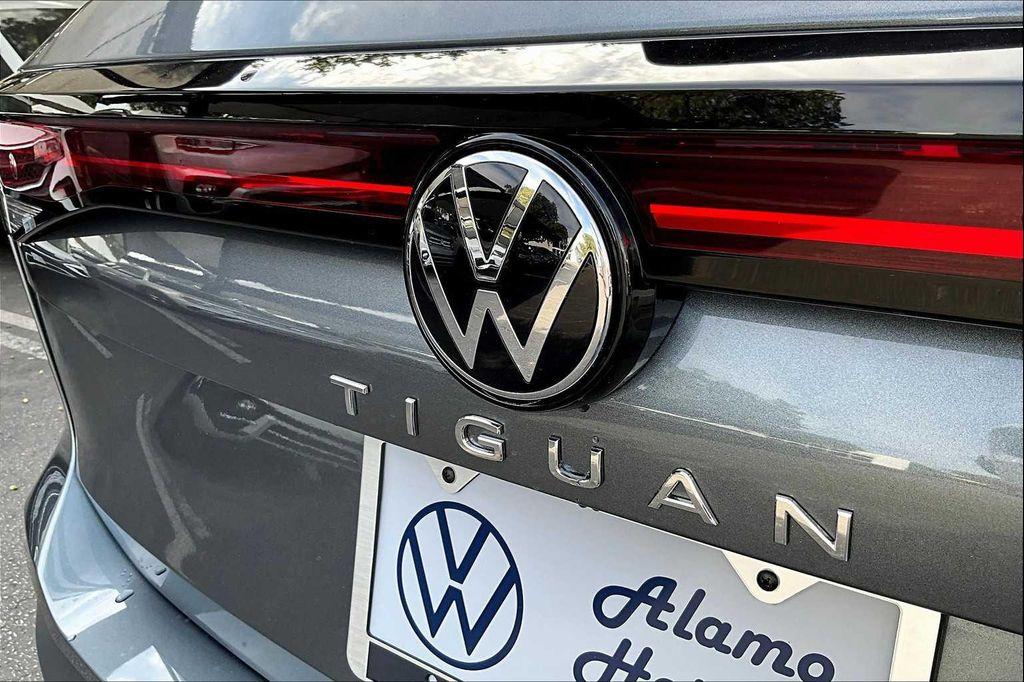 new 2025 Volkswagen Tiguan car, priced at $31,275