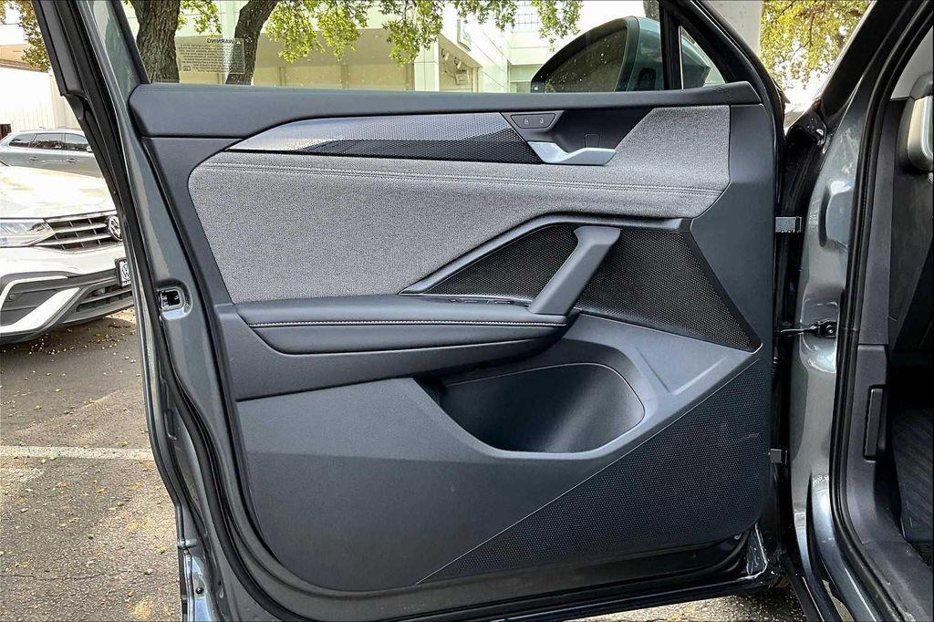 new 2025 Volkswagen Tiguan car, priced at $31,275