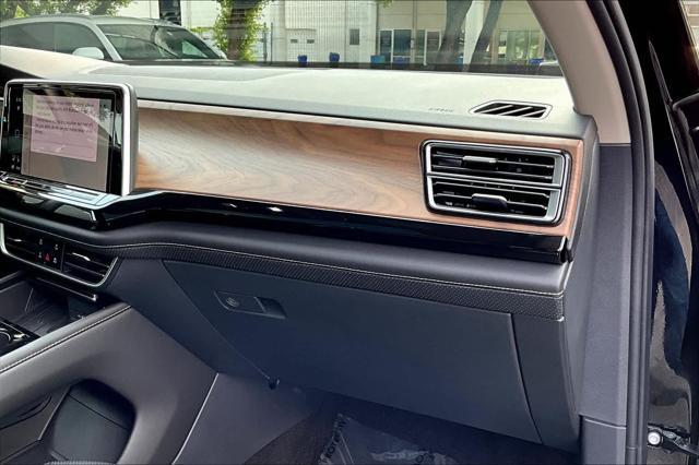 new 2025 Volkswagen Atlas car, priced at $45,092