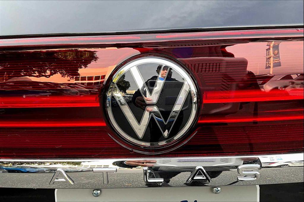 new 2025 Volkswagen Atlas car, priced at $49,767