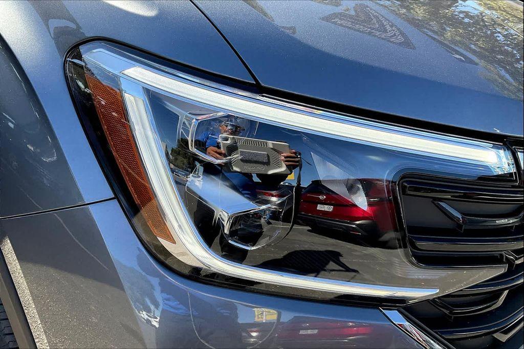 new 2025 Volkswagen Atlas car, priced at $53,911
