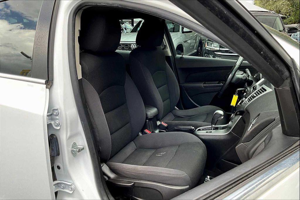 used 2013 Chevrolet Cruze car, priced at $5,667
