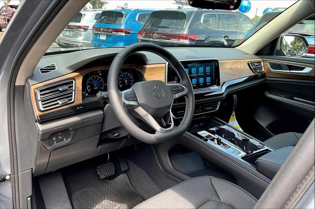 new 2026 Volkswagen Atlas car, priced at $46,296
