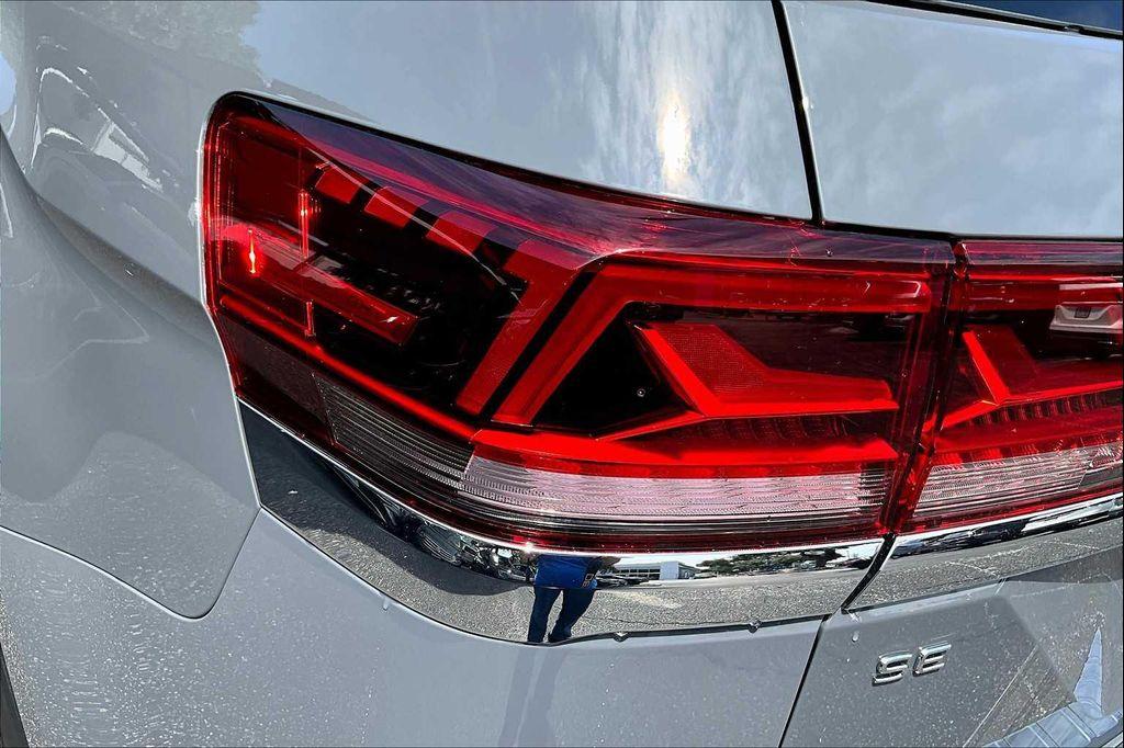 new 2026 Volkswagen Atlas car, priced at $46,296