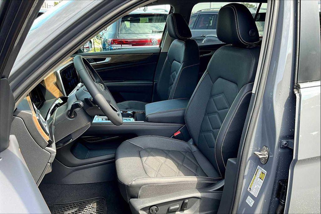 new 2026 Volkswagen Atlas car, priced at $46,296