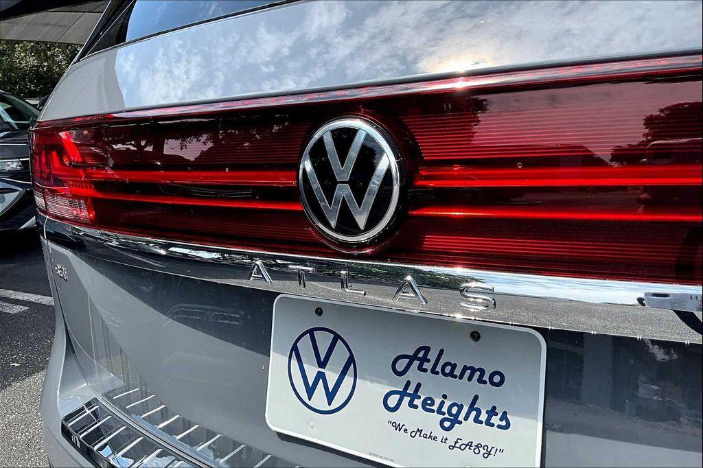new 2026 Volkswagen Atlas car, priced at $46,296