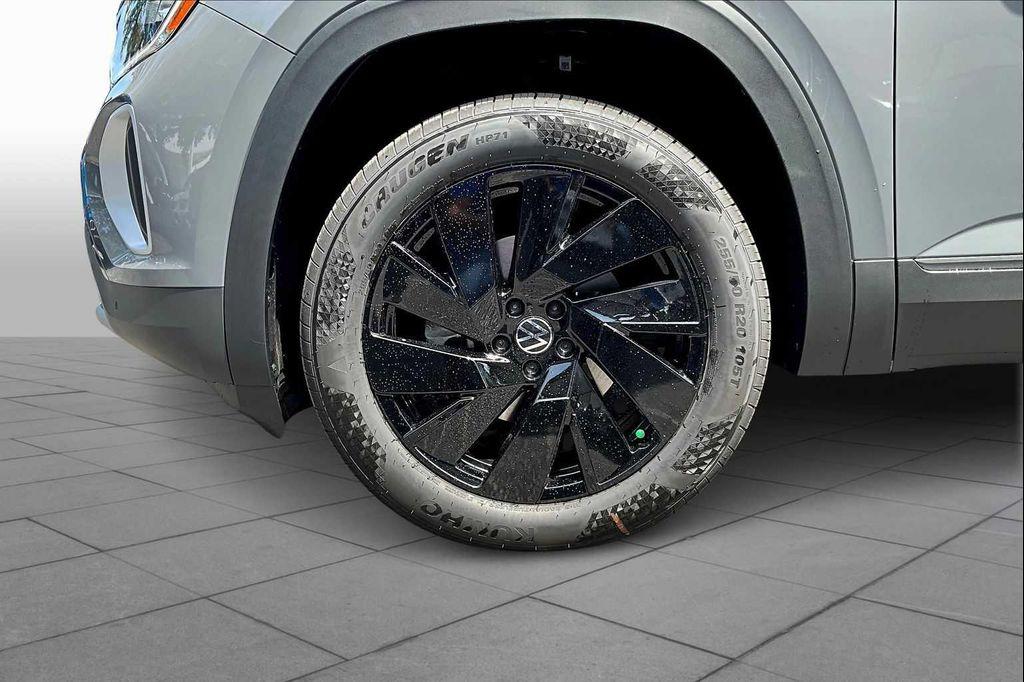 new 2026 Volkswagen Atlas car, priced at $46,296