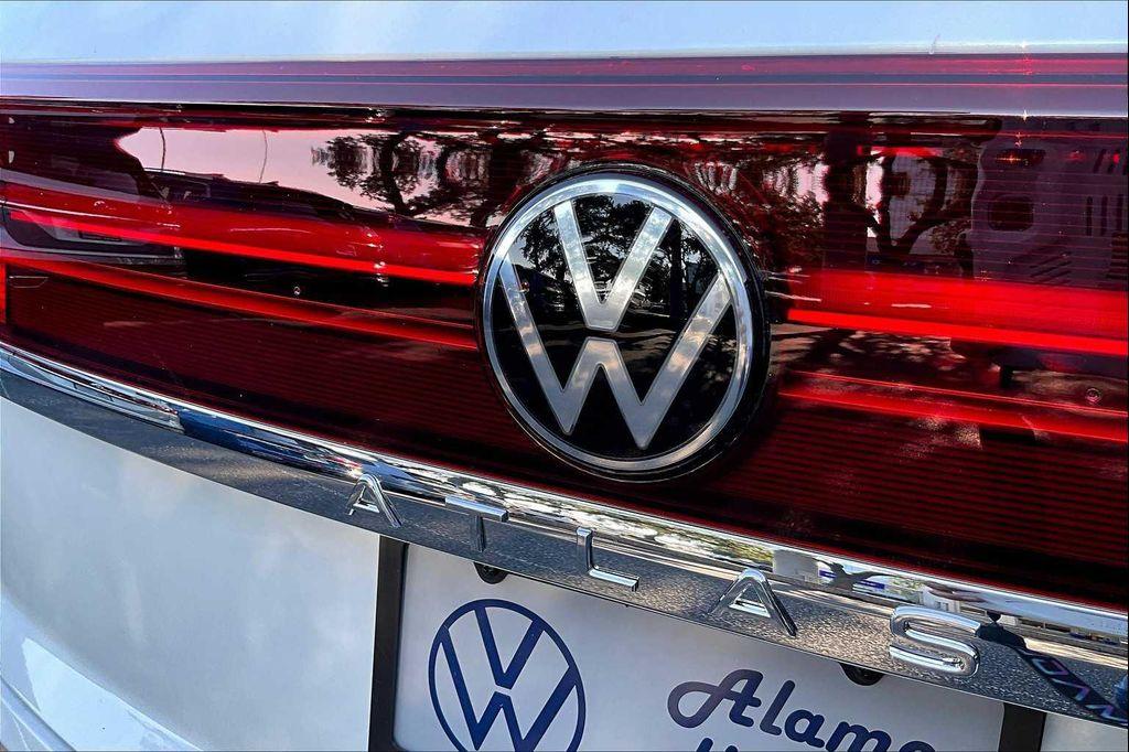 new 2026 Volkswagen Atlas Cross Sport car, priced at $45,405