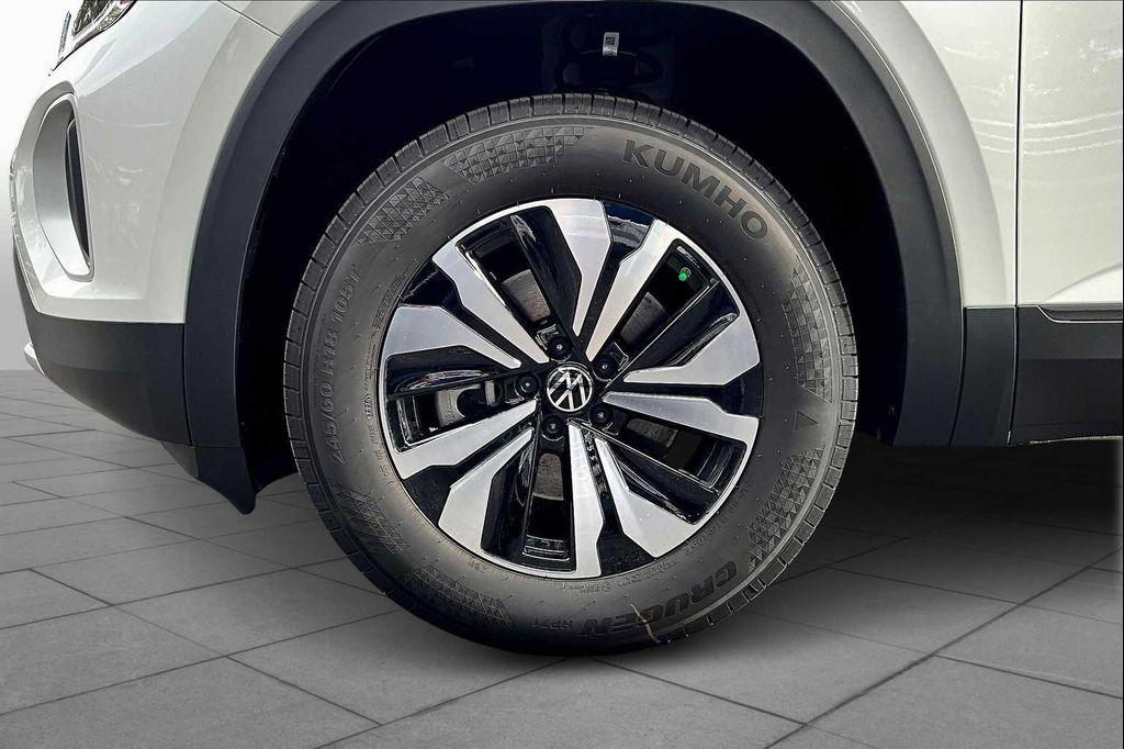 new 2026 Volkswagen Atlas car, priced at $40,491