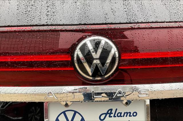 new 2025 Volkswagen Atlas car, priced at $45,687