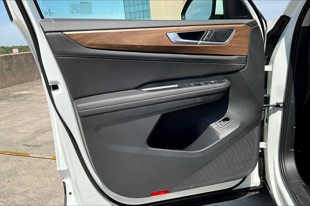 new 2025 Volkswagen Atlas car, priced at $44,627