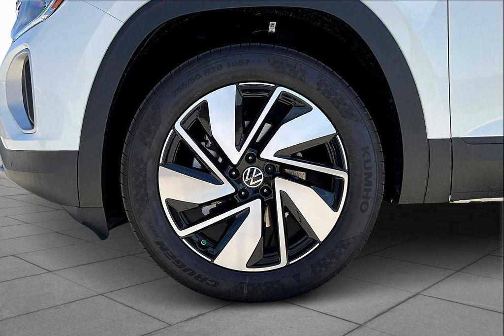new 2025 Volkswagen Atlas car, priced at $44,459