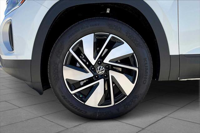 new 2025 Volkswagen Atlas car, priced at $44,627