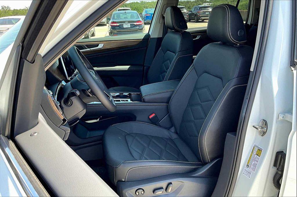 new 2025 Volkswagen Atlas car, priced at $44,459