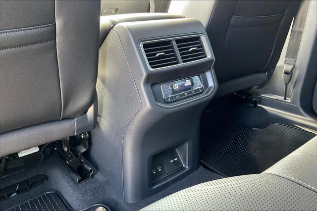 new 2025 Volkswagen Atlas car, priced at $54,664