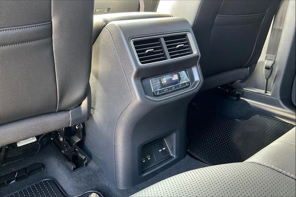new 2025 Volkswagen Atlas car, priced at $54,606