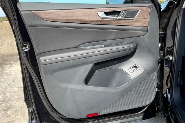 new 2025 Volkswagen Atlas car, priced at $54,664