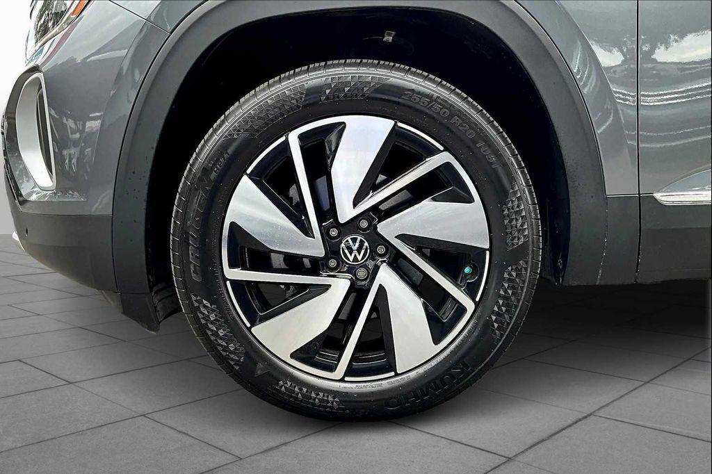 used 2024 Volkswagen Atlas car, priced at $38,981