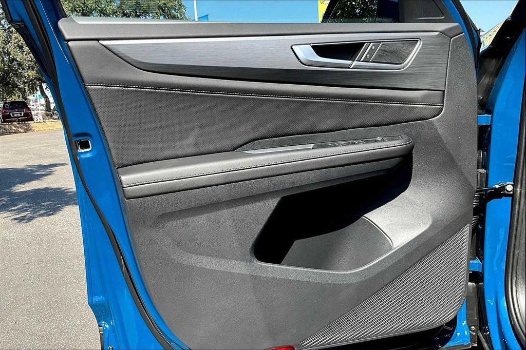 new 2026 Volkswagen Atlas Cross Sport car, priced at $39,430