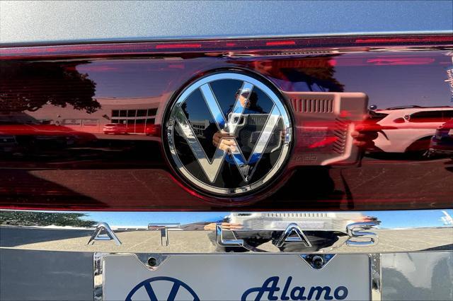 new 2025 Volkswagen Atlas car, priced at $53,969