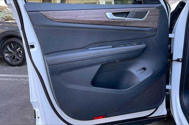 new 2025 Volkswagen Atlas car, priced at $50,222