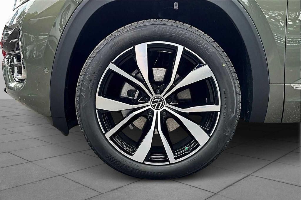new 2025 Volkswagen Atlas Cross Sport car, priced at $52,992
