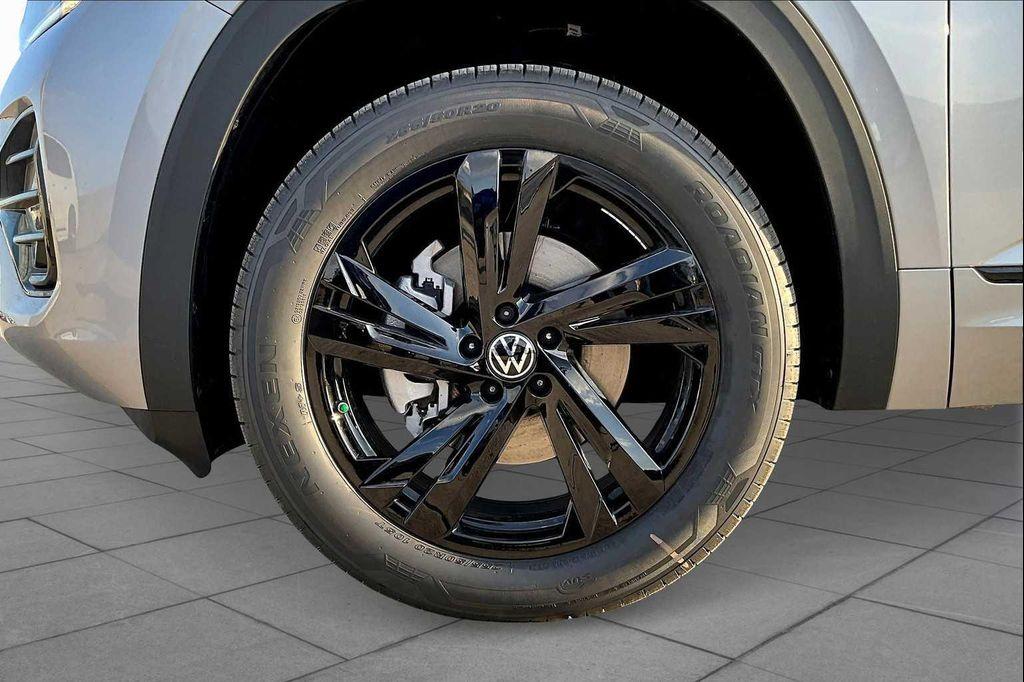 new 2025 Volkswagen Atlas Cross Sport car, priced at $49,807