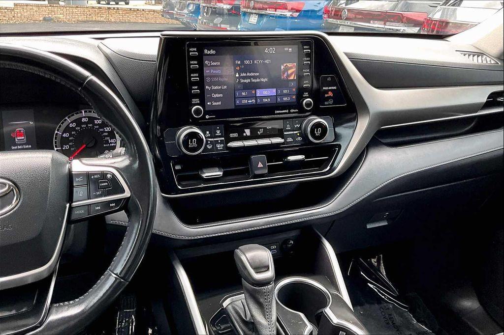 used 2022 Toyota Highlander car, priced at $29,989