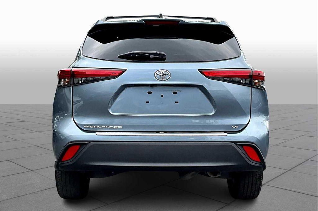 used 2022 Toyota Highlander car, priced at $29,989
