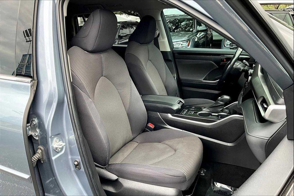 used 2022 Toyota Highlander car, priced at $29,989