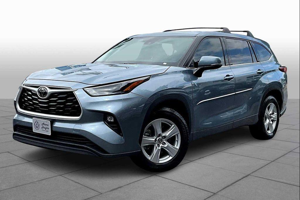 used 2022 Toyota Highlander car, priced at $29,991