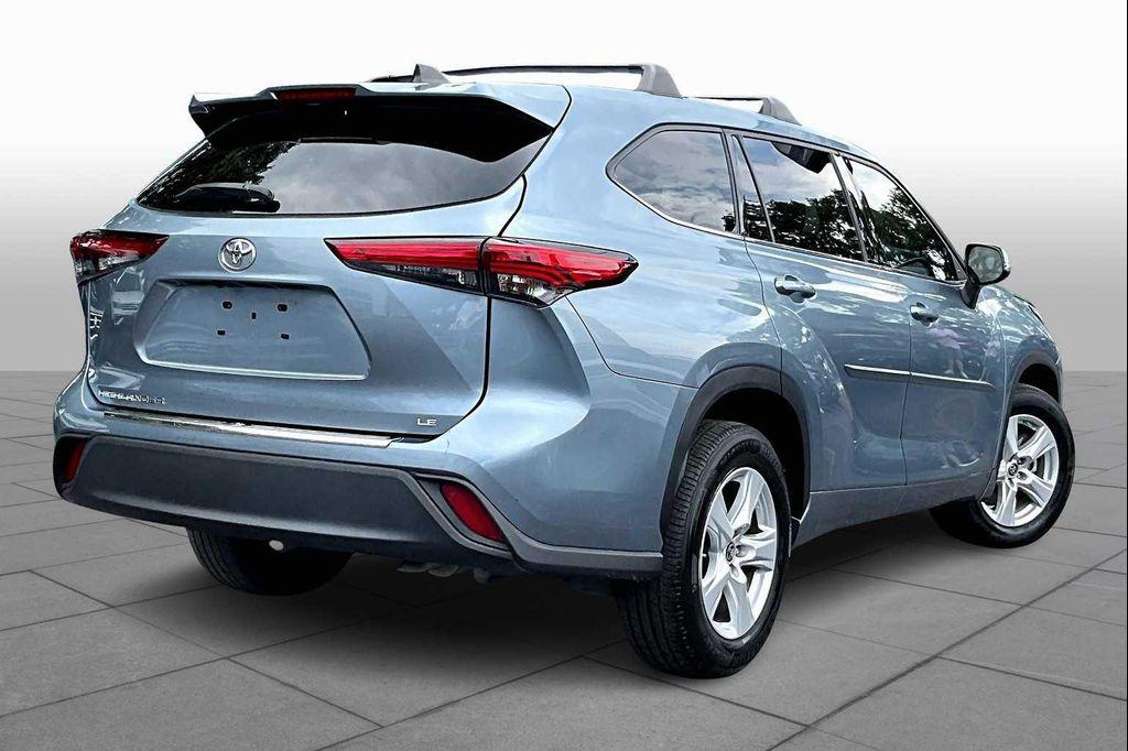 used 2022 Toyota Highlander car, priced at $29,989